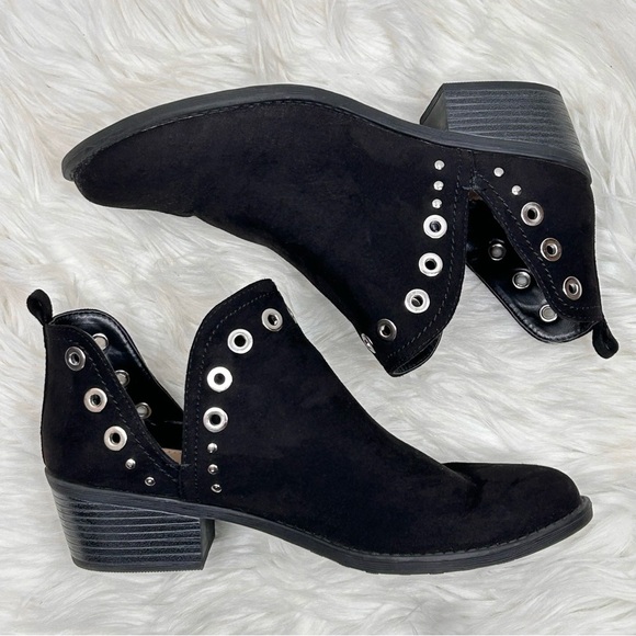 Roebuck & Co Black Vegan Suede Silver Grommet Detail Ankle Boots Booties Size 9 - Picture 8 of 12